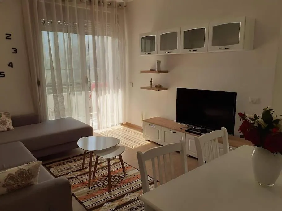 Apartamento Warm Lake Apartament Tirana